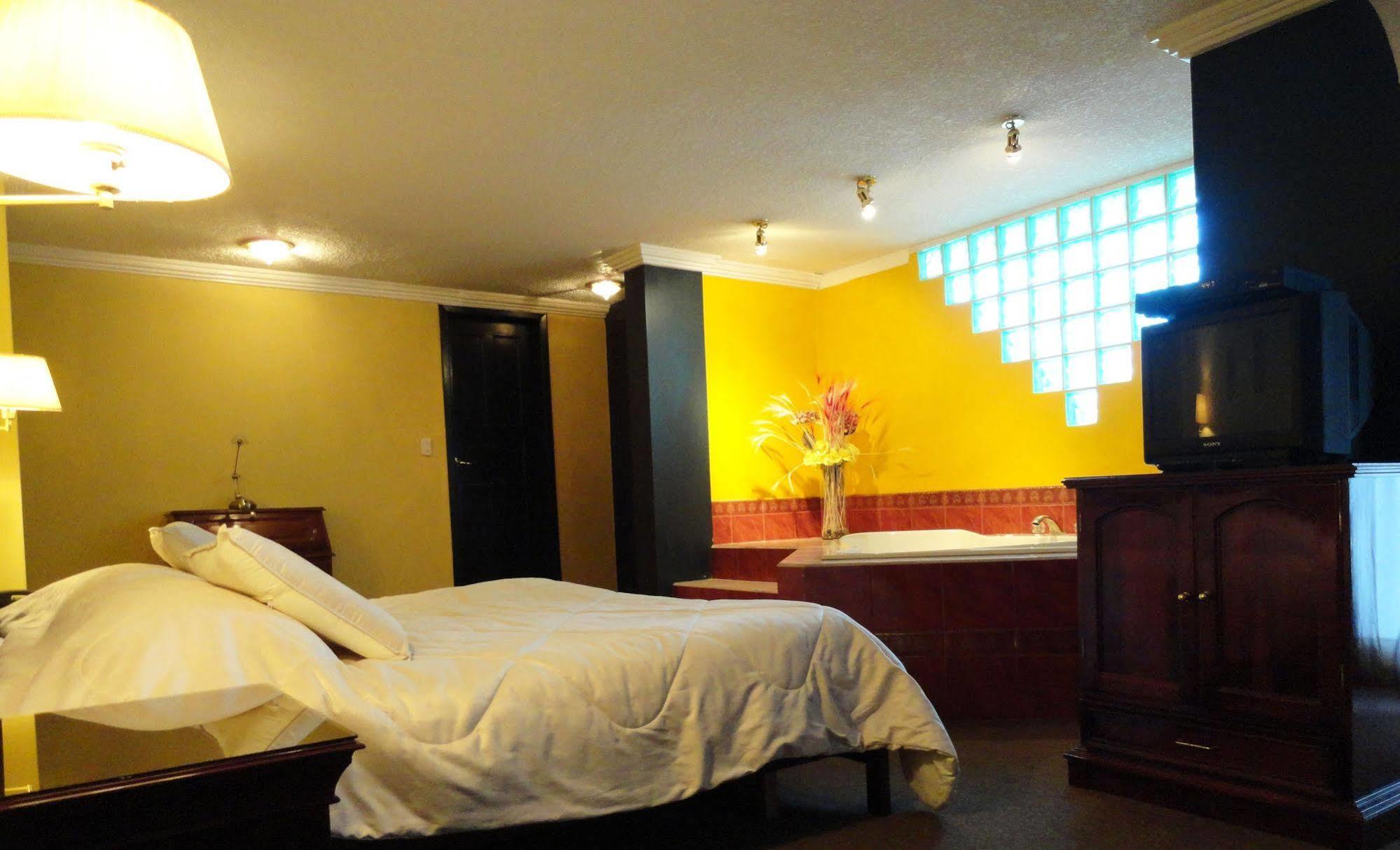Hotel Suites Gonzalez Suarez 키토 외부 사진