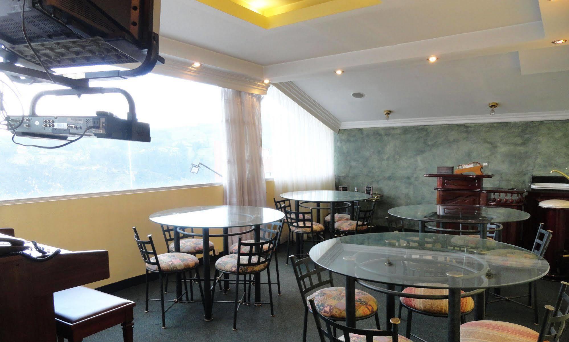 Hotel Suites Gonzalez Suarez 키토 외부 사진